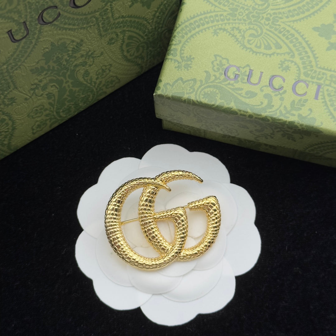 Gucci Brooch Gold 184399